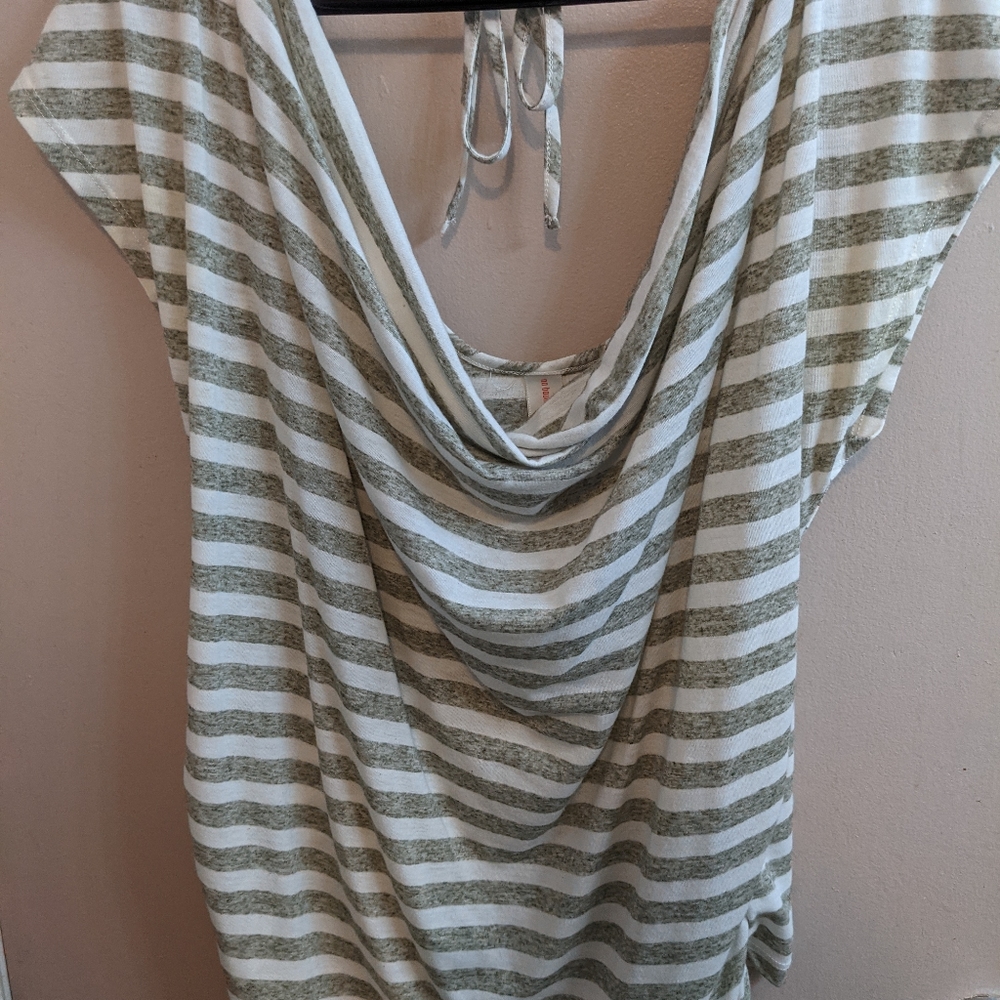 No boundaries top
